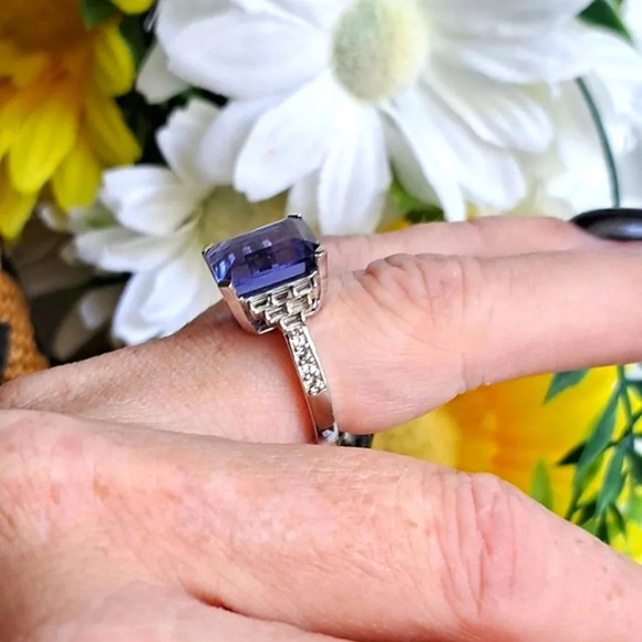 Natural Color Change Fluorite & White Topaz Ring. - Picture 6 of 9